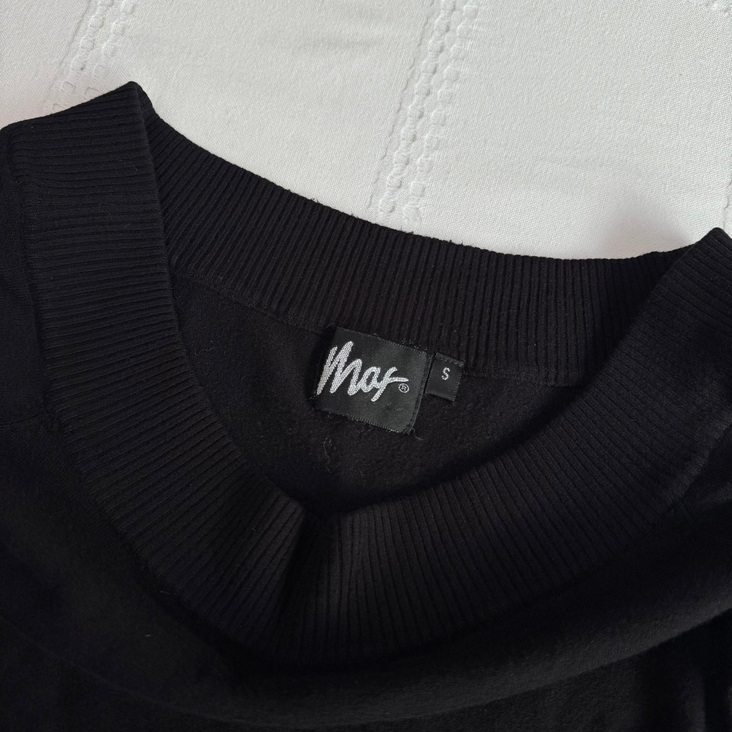Fitted Black Top
