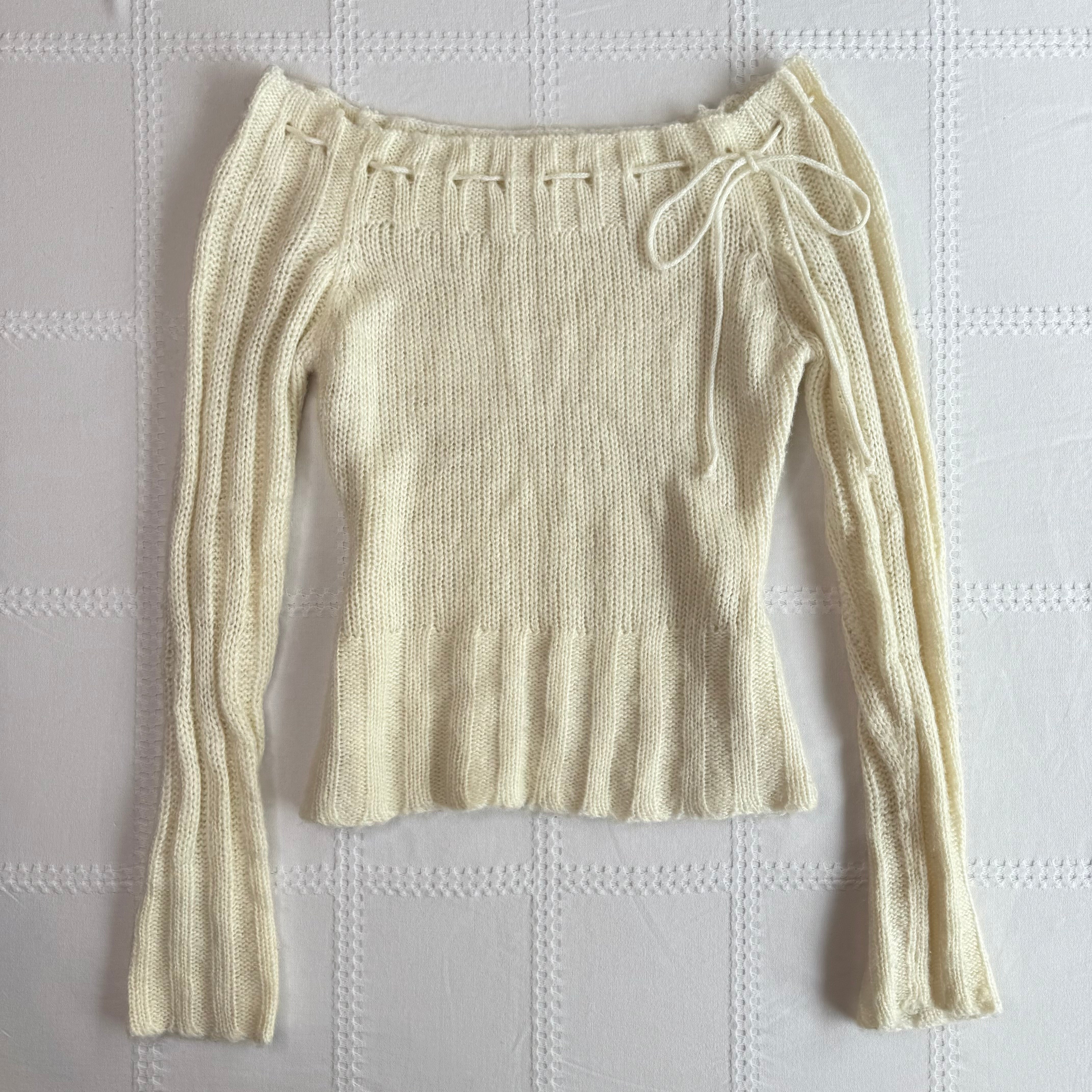 pomme ❤︎ off shoulder side ribbon knit pomme ❤︎ off shoulder side ribbon knit Side Ribbon