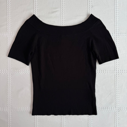 Fitted Black Top